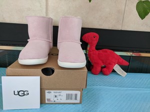 infant ugg boots size 8