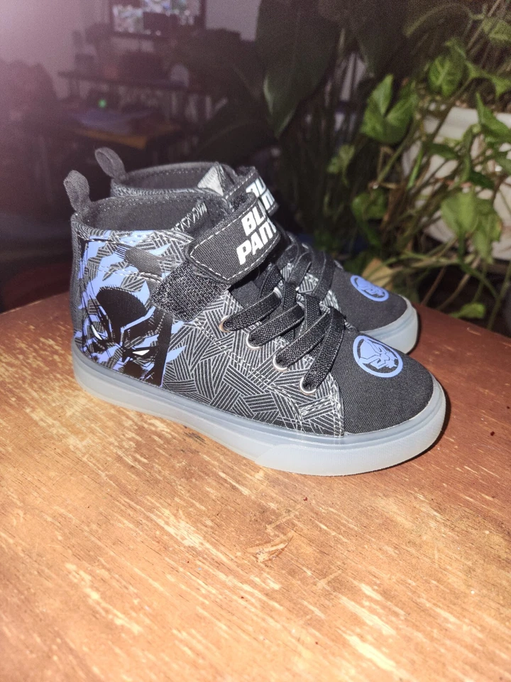 RARO! Zapatillas altas BLACK PANTHER CANVAS Talla 10C Foto 2 de 4