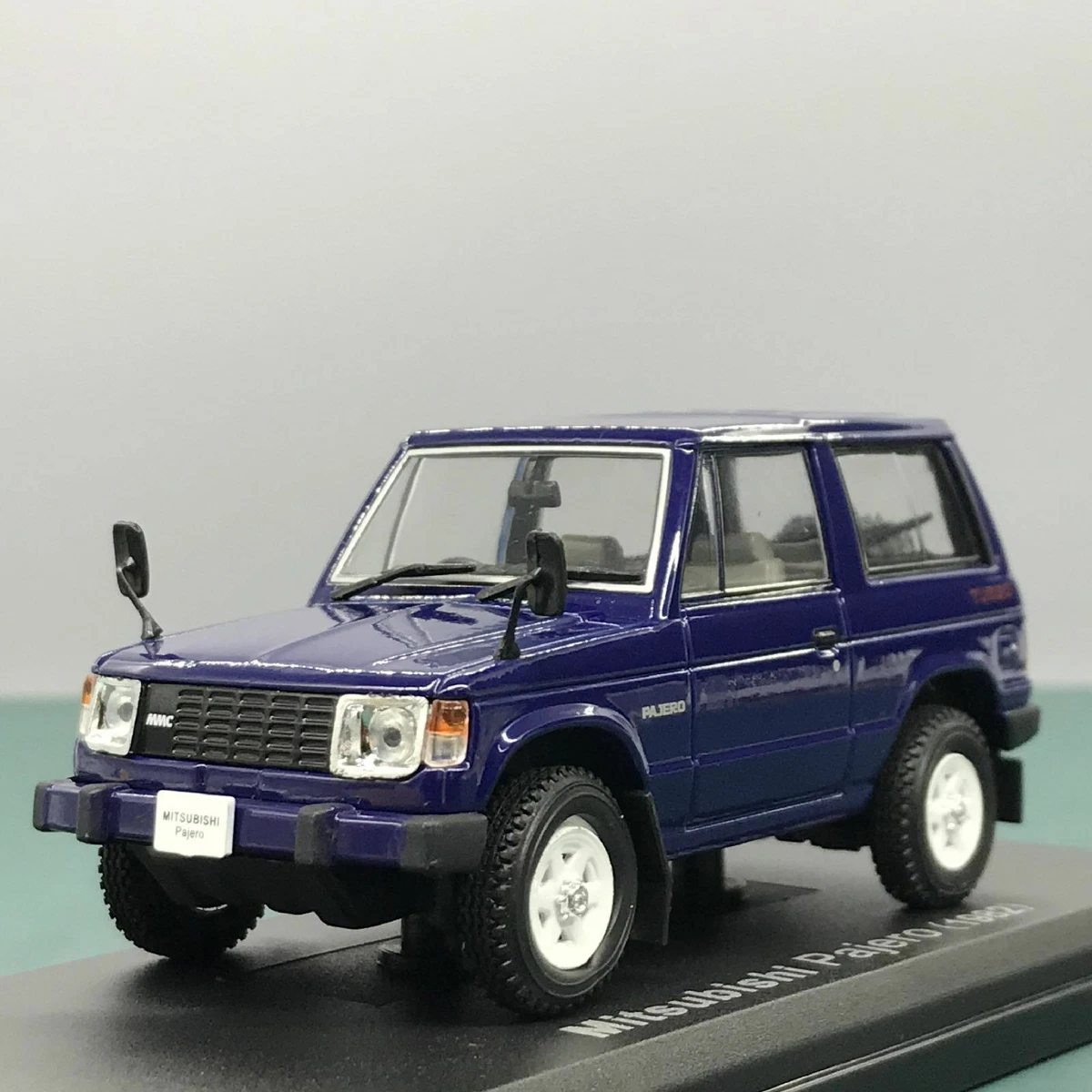 Découvrez notre collection de miniature de tourisme et de circuit
