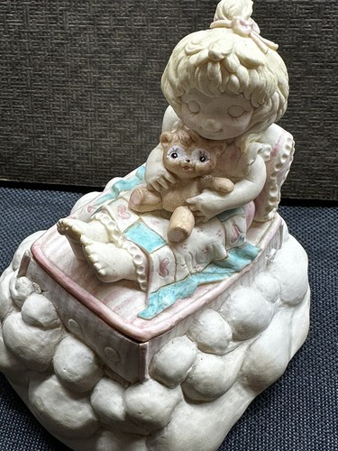 Vintage 1983 Sweet Dreams, HandPainted Beautiful Dreamer Keepsake Figurine , USA - Picture 2 of 10