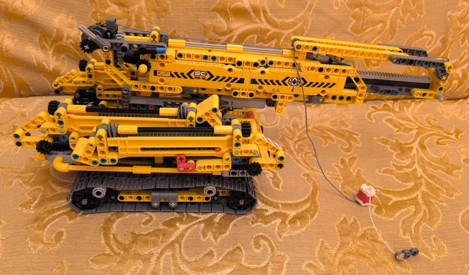 LEGO Technic 42097 Compact Crawler Crane, foto 2 di 3