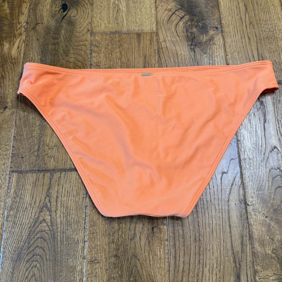 Lote de 4 Pantalones de Natación Hollister Cheeky para Mujer Talla XL Guepardo, Floral, Rojo, Naranja Foto 4 de 4