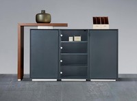 Moderner Grauer Chesterfield-Ledersessel Mit Elegantem Design