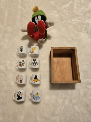 Vintage Warner Bro Miniature 8 Cups Looney Tunes & Marvin Martian Doll Toy Lot