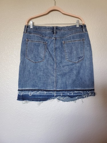 Karl Lagerfeld Paris Denim Button Fly Pencil Skirt Release Hem Women’s Size 14 - Picture 2 of 5