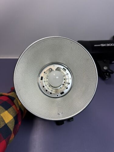 2 x NEEWER SK300 300W 100V-120V Studio Flash Strobe Light For Creative Shooting - Picture 2 of 6