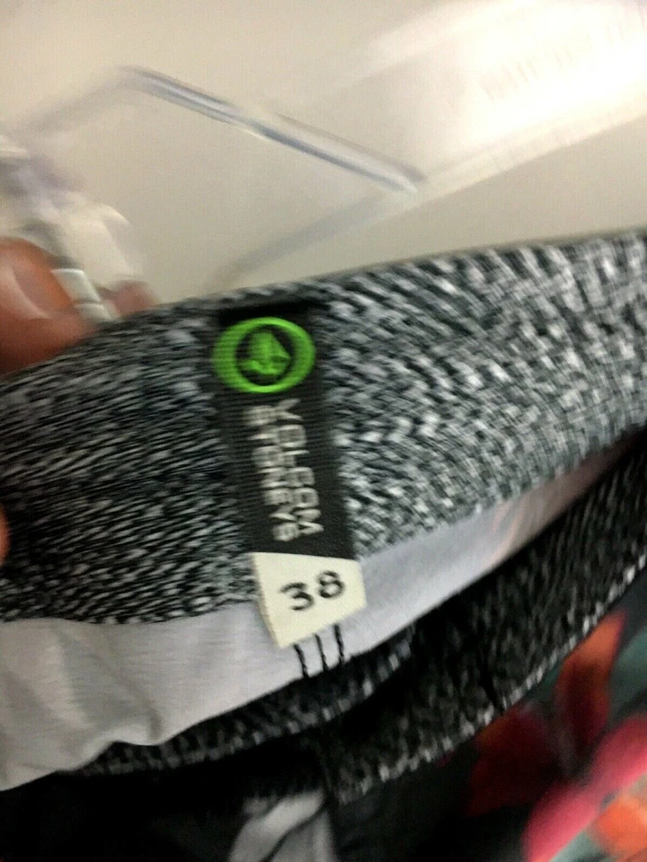 "Tablero gráfico floral Volcom para hombre Verano Stoney corto gris talla: 38, entrepierna de 8""" Foto 3 de 4