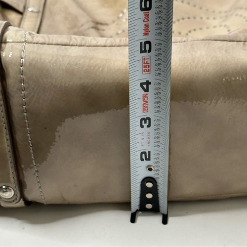 Bolso de Mano COACH Audrey Andie Grande Charol Corbata Ceñida Perforada - Imagen 10 de 13