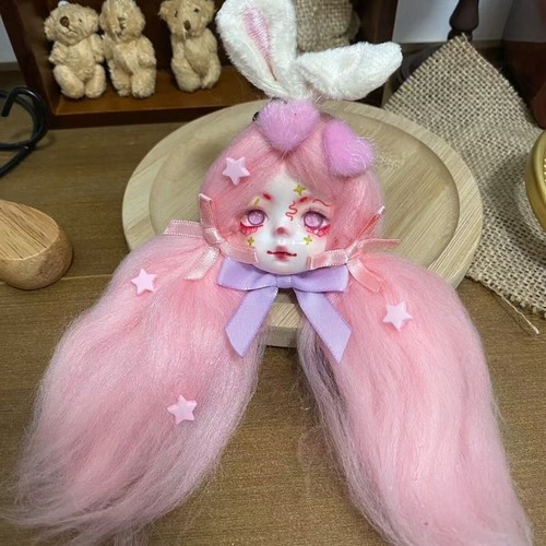 Modelo Hecho a Mano Muñeca de Arcilla DIYjojo Broche Colgante y Tejido Bolso de Mano Mujeres Conjunto de Dijes - Imagen 2 de 5