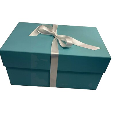 Tiffany & Co. リボン付きコレクションボックス Large Tiffany Co Box Authentic 13x8x6” W/ Ribbon & Bubble