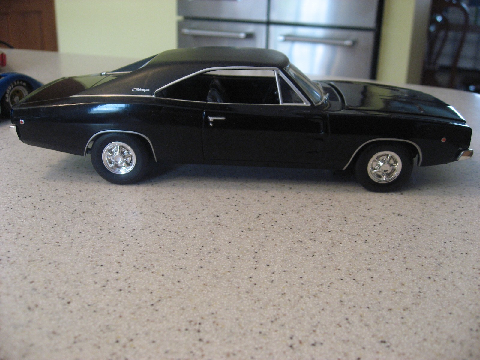 Picture 2 of 8