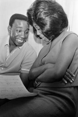 American Soul Singers Jerry Butler And Betty Everett Backstage 1965 OLD PHOTO 1