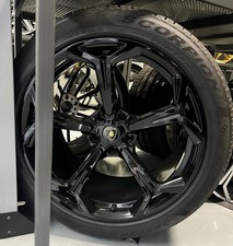 Pirelli Lamborghini Urus 22 Winter Kit Original + Caps 4ML601025P  Black