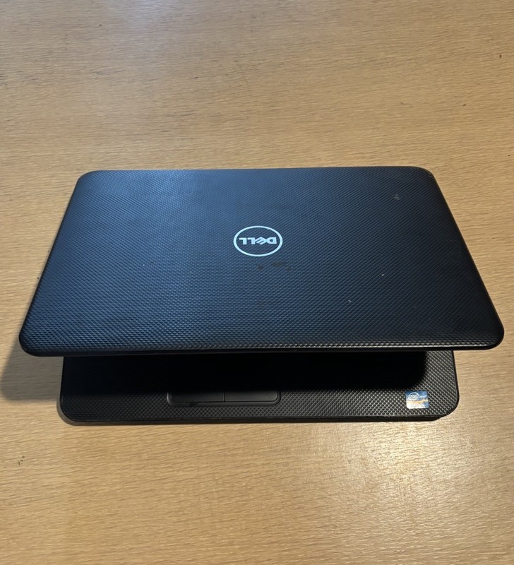 Dell Inspiron 15 3521 Laptop, No HDD, 4GB RAM, No Charger (READ DESCRIPTION)