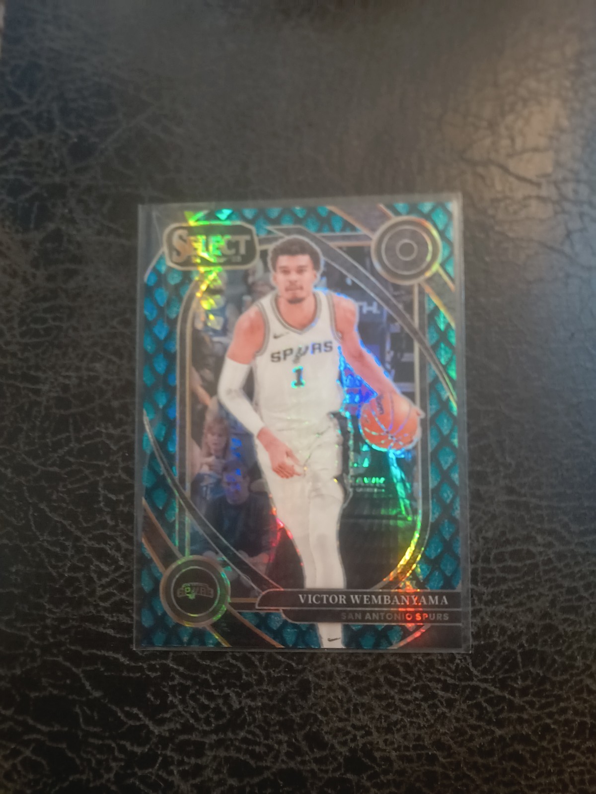 2024-25 Panini Select - Courtside Victor Wembanyama dragon Scale /8