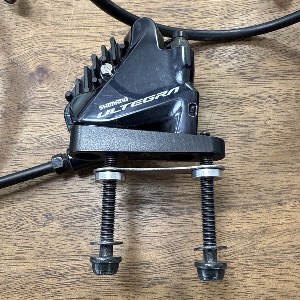 Shimano Ultegra ST-R8020 BR-R8070 2x11S Shifters Disc Brake Levers and Calipers - Image 4 of 4