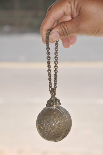 Vintage Brass Solid Inlay Engraved Round Shape Lime Paste / Powder Box - 第 1/9 張圖片