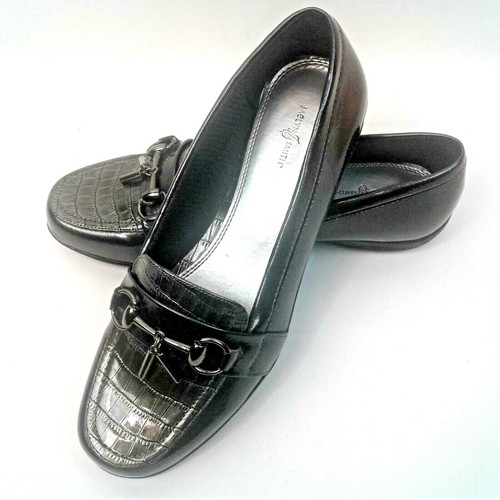Jaclyn Smith Womens Grey Alligator Print Toes & Metal Tassels Flats Size 9M