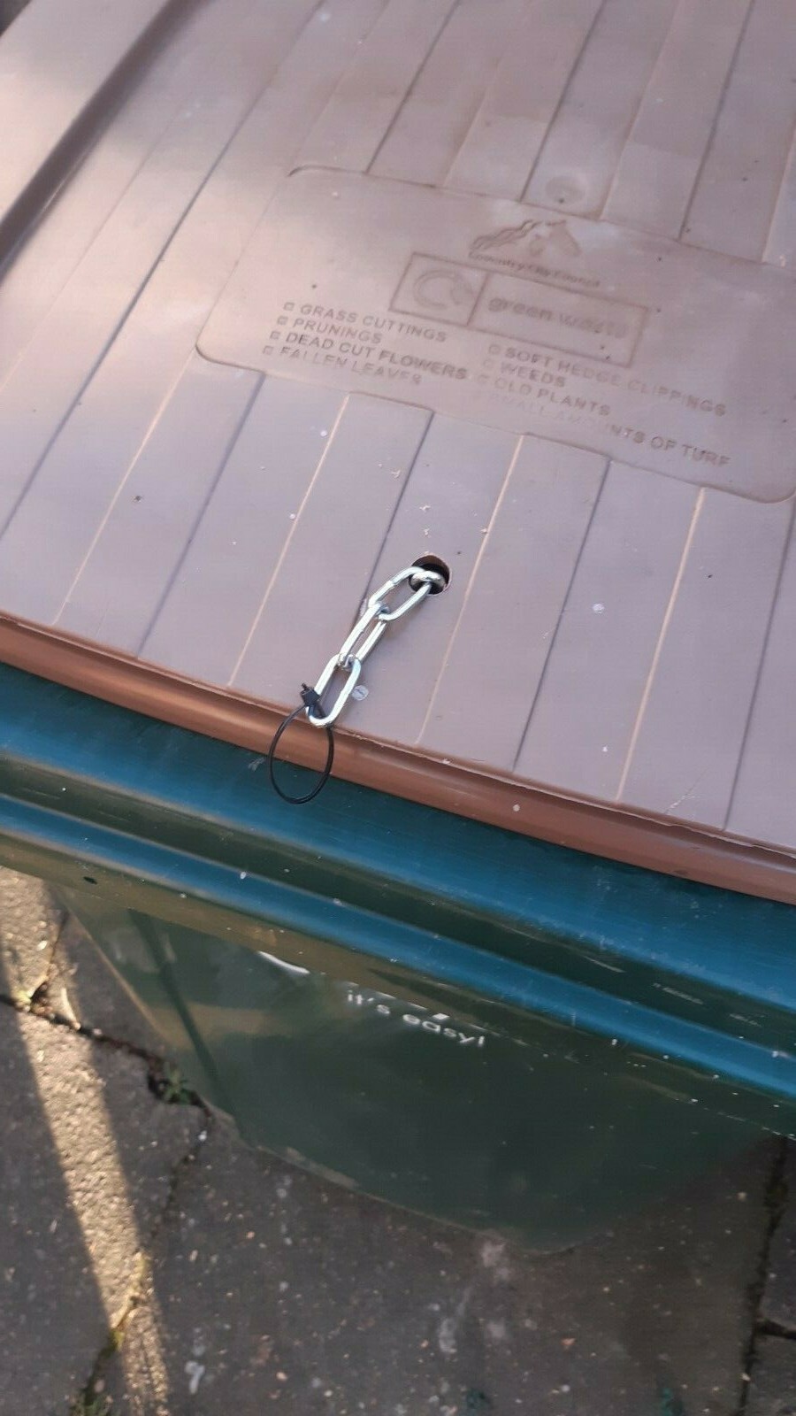 Wheelie Eazy Bin Lid Chain Lock X1 £13.99 WATCH VIDEO. eBay