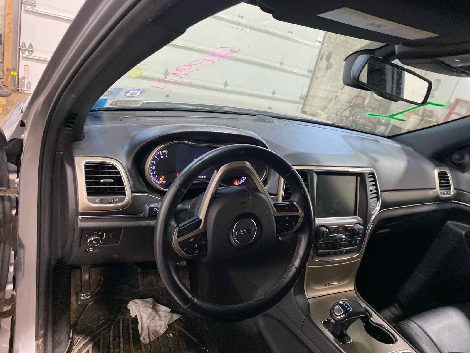 Used Deck Lid fits: 2014 Jeep Grand cherokee privacy tint glass w/rear view came