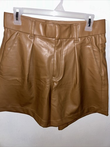 ABERCROMBIE & FITCH VEGAN LEATHER PLEATED HIGH WAIST SHORTS SIZE M. NEW - Picture 2 of 9