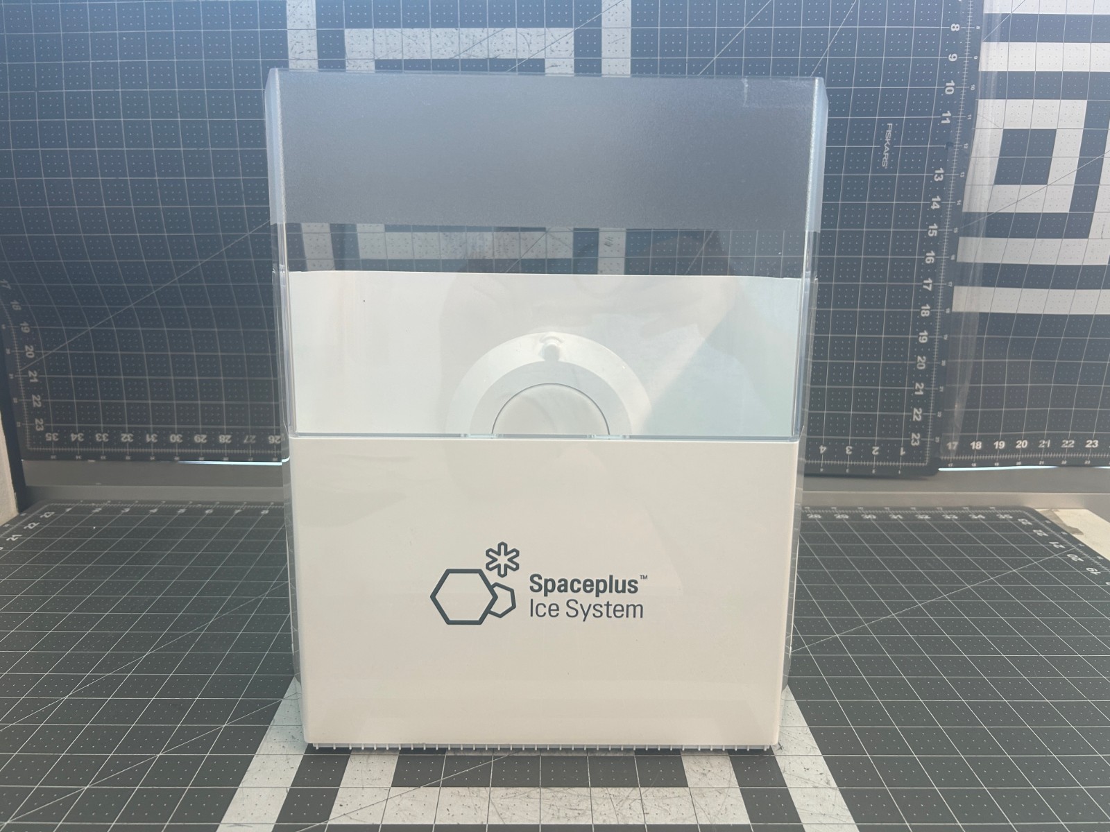 NEW LG Refrigerator Ice Bin Assembly P# AKC73250105