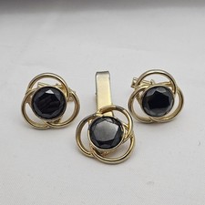 Emmons Signed Black Stone In Gold Tone Orbit Design Cufflinks & Tie Bar Set VTG