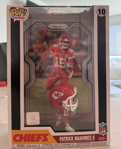 PATRICK MAHOMES GOLD PRIZM TRADING CARD! FUNKO POP PANINI EXCLUSIVE! #10 SEALED