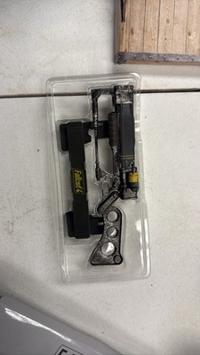 Fallout 4 AER9 Laser Rifle Loot Crate Gaming Bethesda 2017