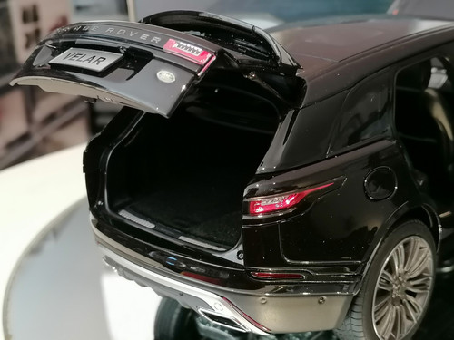 LCD Models 1/18 Range Rover Velar First Edition 2018 MINT with Box Astonishing! - Foto 10 di 22