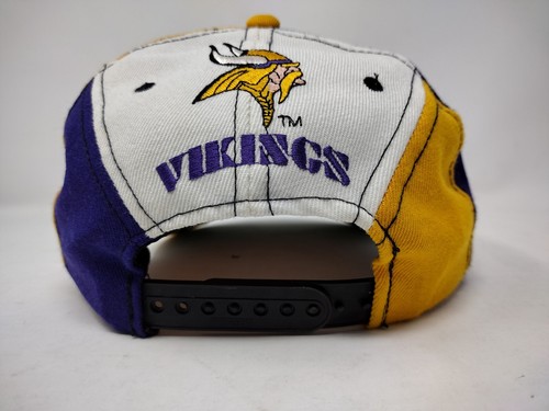 Cappello Snapback Vintage Minnesota Vikings Cappello Sport anni '90 Pro Player Team NFL ottime condizioni - Foto 5 di 8