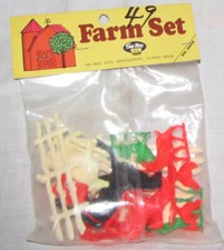 Tim-Mee Toy 1980s bag of farm items for your toy soldiers     T2