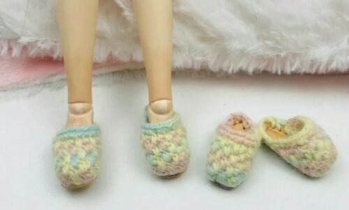 Miniature Dollshouse Accessories Navy Blue Hand Knitted Slippers 1/12th Scale - Picture 2 of 3