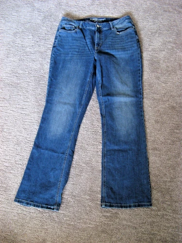 M Jeans By Maurices, High Rise Curvy Blue Denim Jeans Size 16 Long Medium Wash