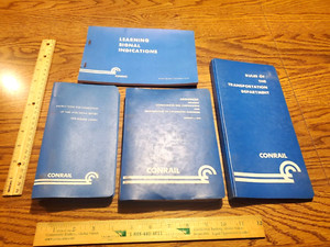 LOT of 4 old vintage CONRAIL RAILROAD Books, Agreement, Signal, Rules, Report