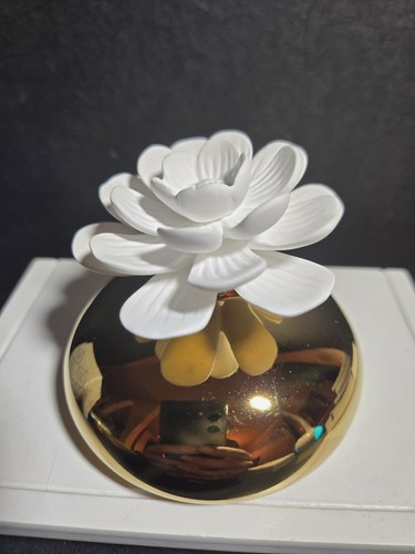 Nadia Luxury Porcelain Diffuser And Oil. Fleur D' Oranger - Picture 7 of 13