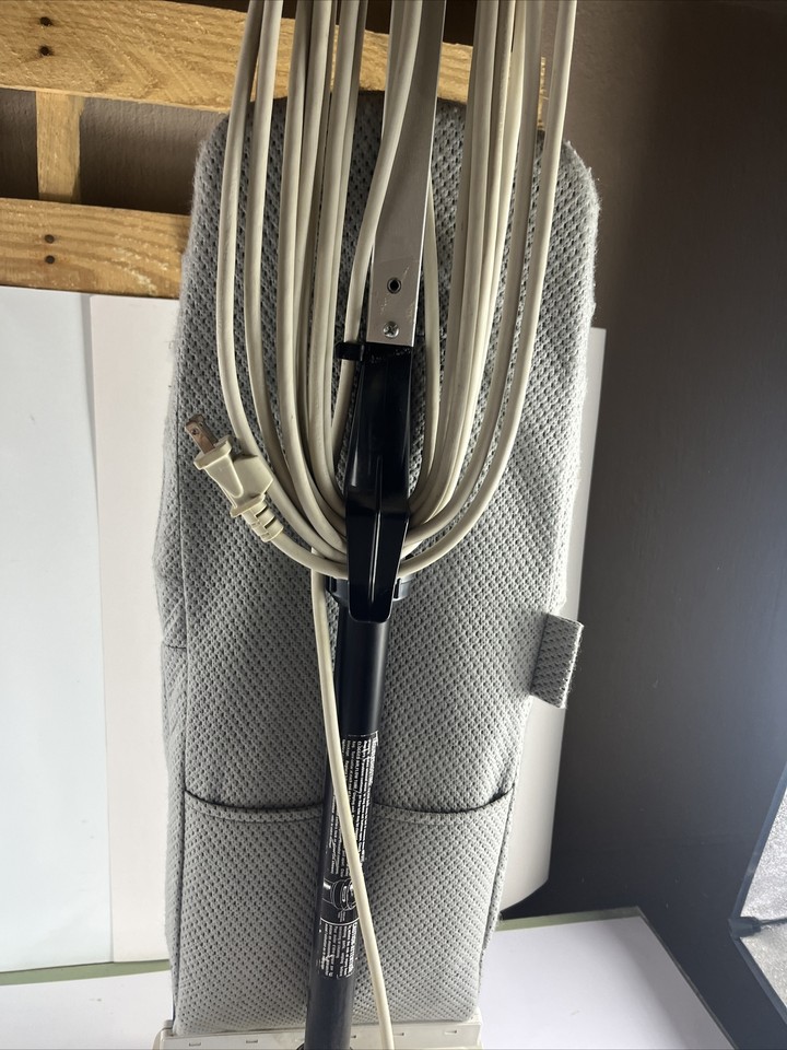 Oreck XL2 Celoc HypoAllergenic Plus Lightweight Upright Vacuum U3700