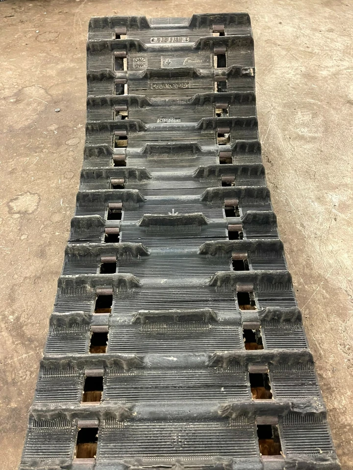 CAMOPLAST TRACK 136x15 1.25 136 Switchback Renegade pantera  Grand touring IQ - Image 4 of 4