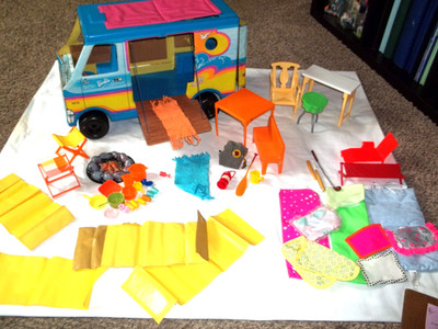 B-1 Barbie Beach Bus 1971 Near complete w/extra's items CLEAN NICE!