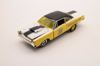 M2 Machines 1969 Plymouth Road Runner Mooneyes Yellow White A12 440 1:64 Loose