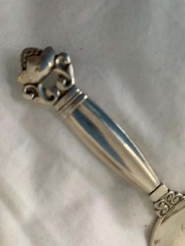 Antique Georg Jensen Sterling Silver Baby spoon Acorn pattern - Picture 5 of 6