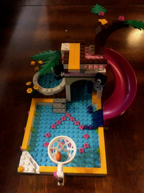 LEGO FRIENDS: Heartlake City Pool (41008) W/INSTRUCTIONAL MANUAL 100% COMPLETE