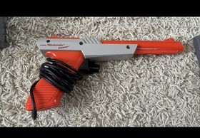 Nintendo NES Bundle w/ 4 Controllers, Zapper, Games & Cords, Manuals/Warranty