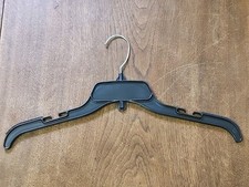 Qty 20 - Plastic Dress Hangers  Black  17"  Swivel Hook.  SU-180 