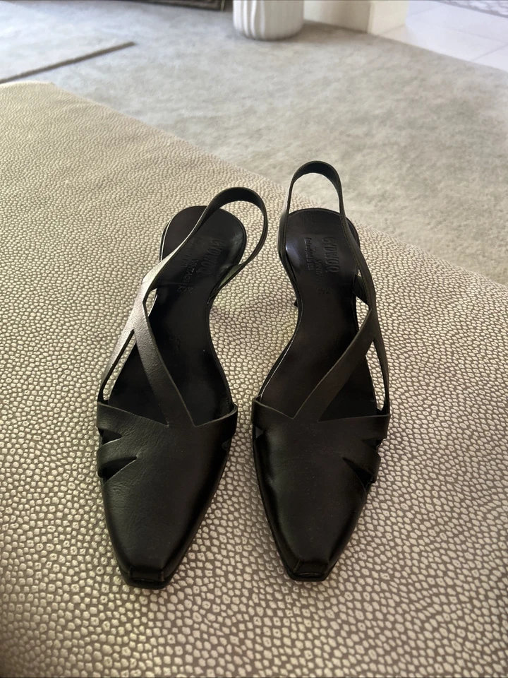 Cydwoq Kitten Heel New Size 39.5 US. Beautiful Handmade. Narrow Fit. - Image 2 of 4