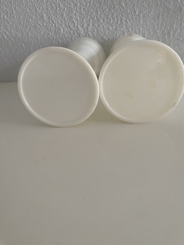 Vintage Tupperware Salt And Pepper Shakers 6.25 “ Hourglass With Gold & Silver - Picture 4 of 4
