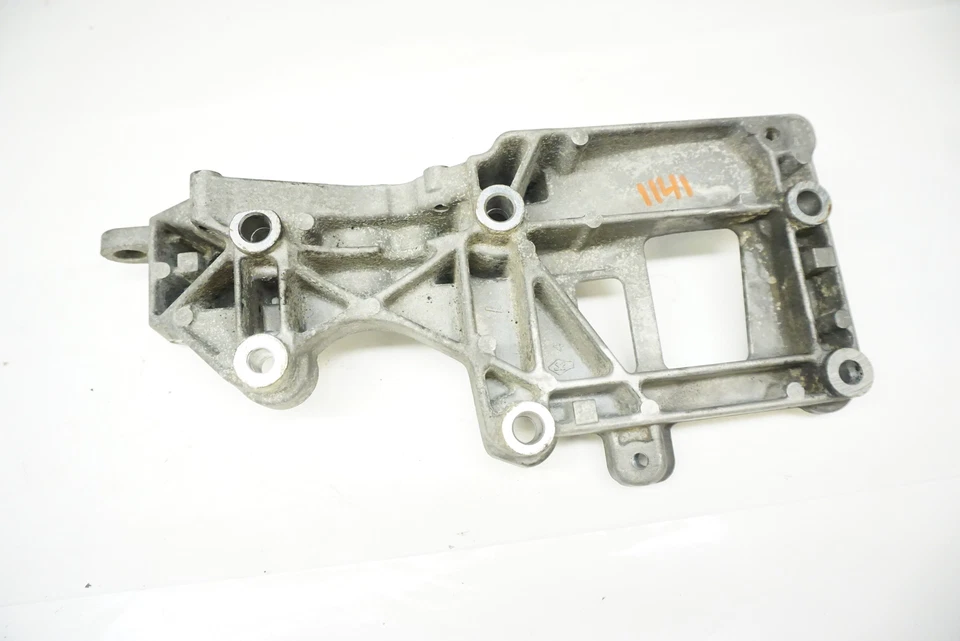 Soporte de montaje del alternador del motor Audi A3 2.0T 2006-2008 06F903143E Foto 2 de 3