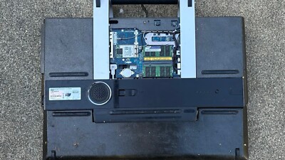 Dell XPS M2010, WIN VISTA, Core 2 Duo, 4GB Ram, WIRELESS KEYBOARD