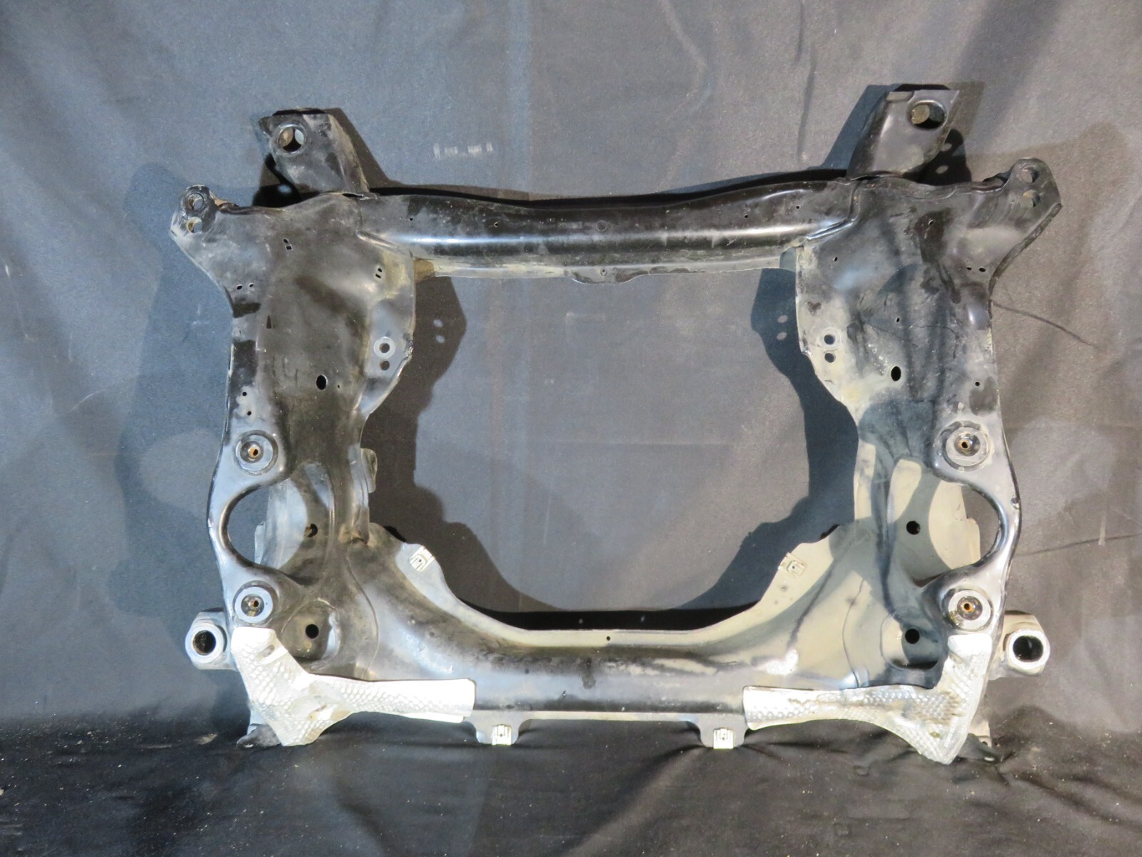 Mercedes E350 Subframe Crossmember Front Engine Cradle 10 16 