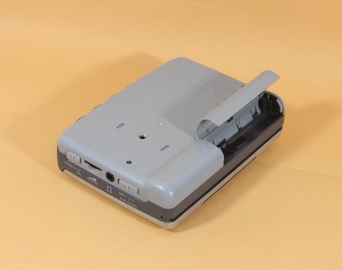 Aiwa HS-GM600Mk2 Vintage Walkman Cassette Player - Picture 6 of 9